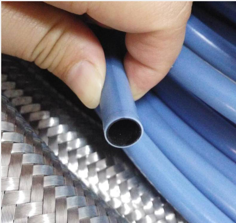manguera de PTFE de alta presión con una capa trenzada de acero inoxidable para transporte e hidráulica móvil
