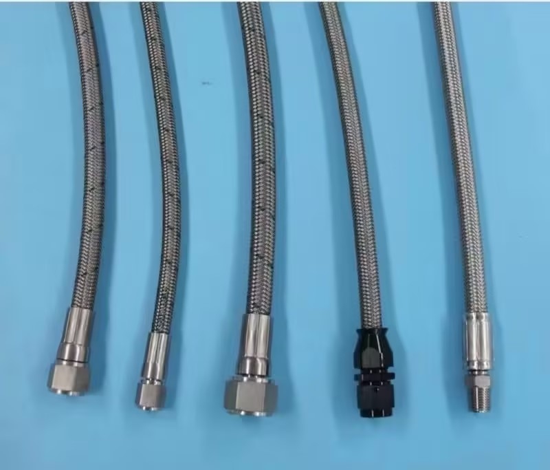 manguera de PTFE de alta presión con una capa trenzada de acero inoxidable para transporte e hidráulica móvil