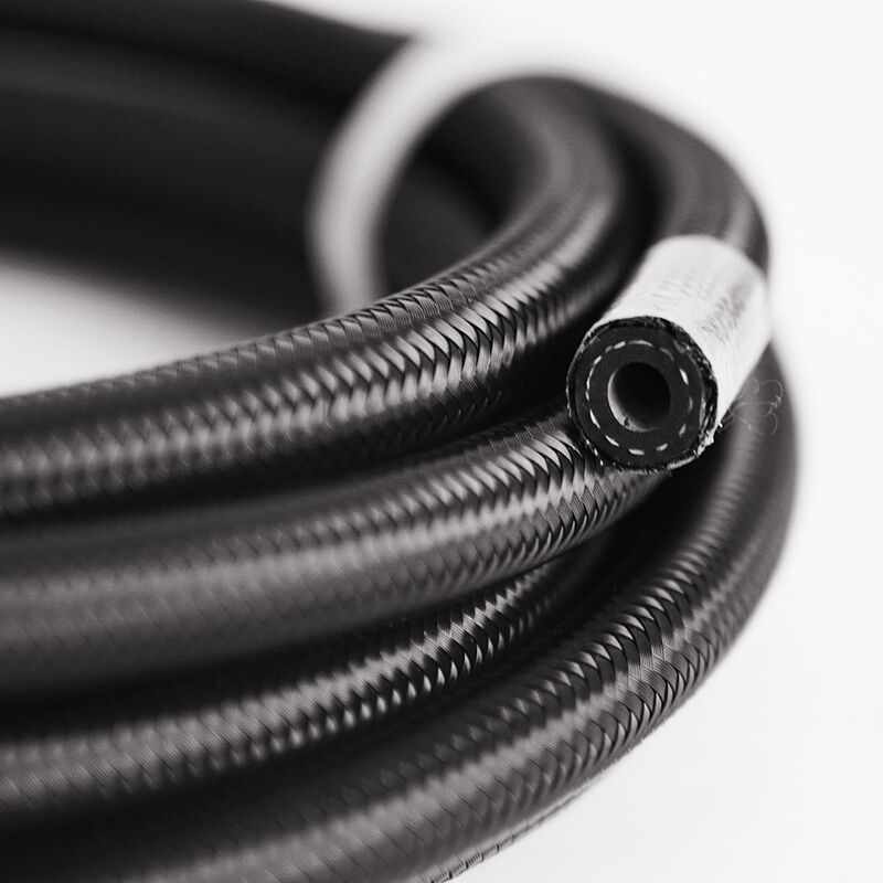Manguera de combustible NBR flexible de alto rendimiento: nailon negro trenzado, resistente al aceite, servicio de corte gratuito para sistemas hidráulicos industriales