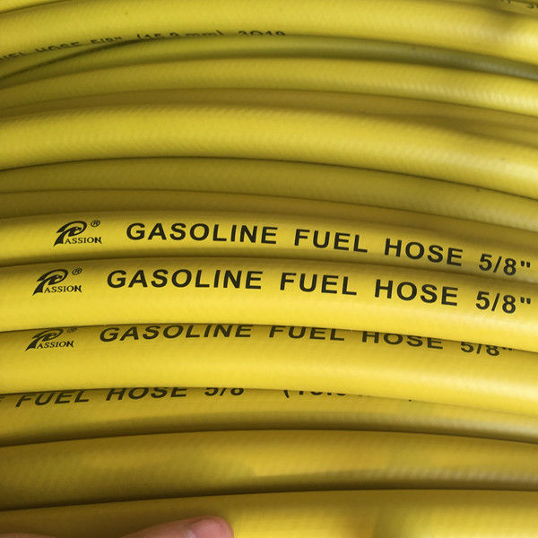 Entrega estática anti trenzada flexible de la gasolina de la manguera de combustible del alambre de acero para la gasolinera civil