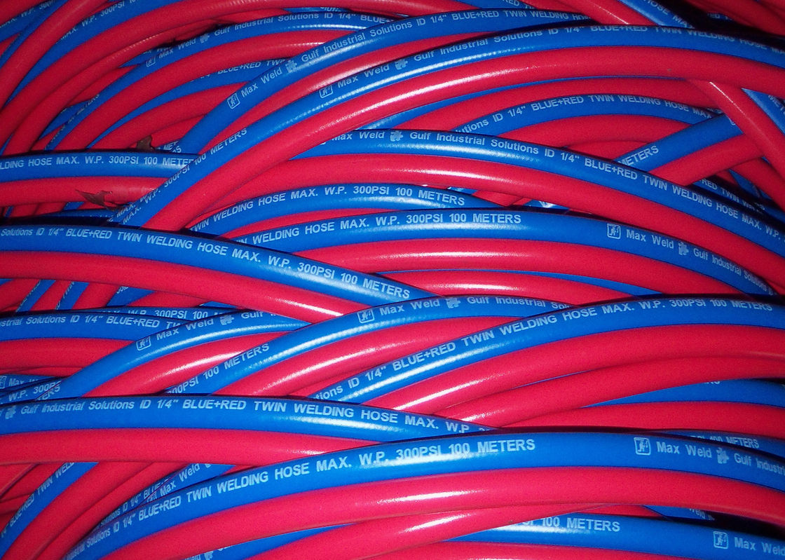 manguera gemela de goma de la soldadura del gradiente R de los 6MM barra roja y del azul 20 para el corte de gas BS EN559